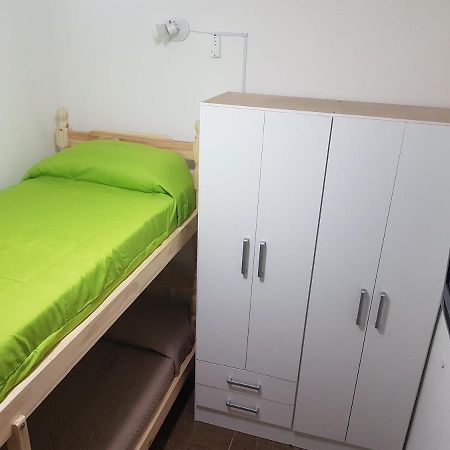 Habitacion Con Bano Privado Un Piso Por Escalera Buenos Aires Exterior foto